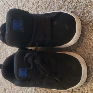 DC kids shoes size 5 US